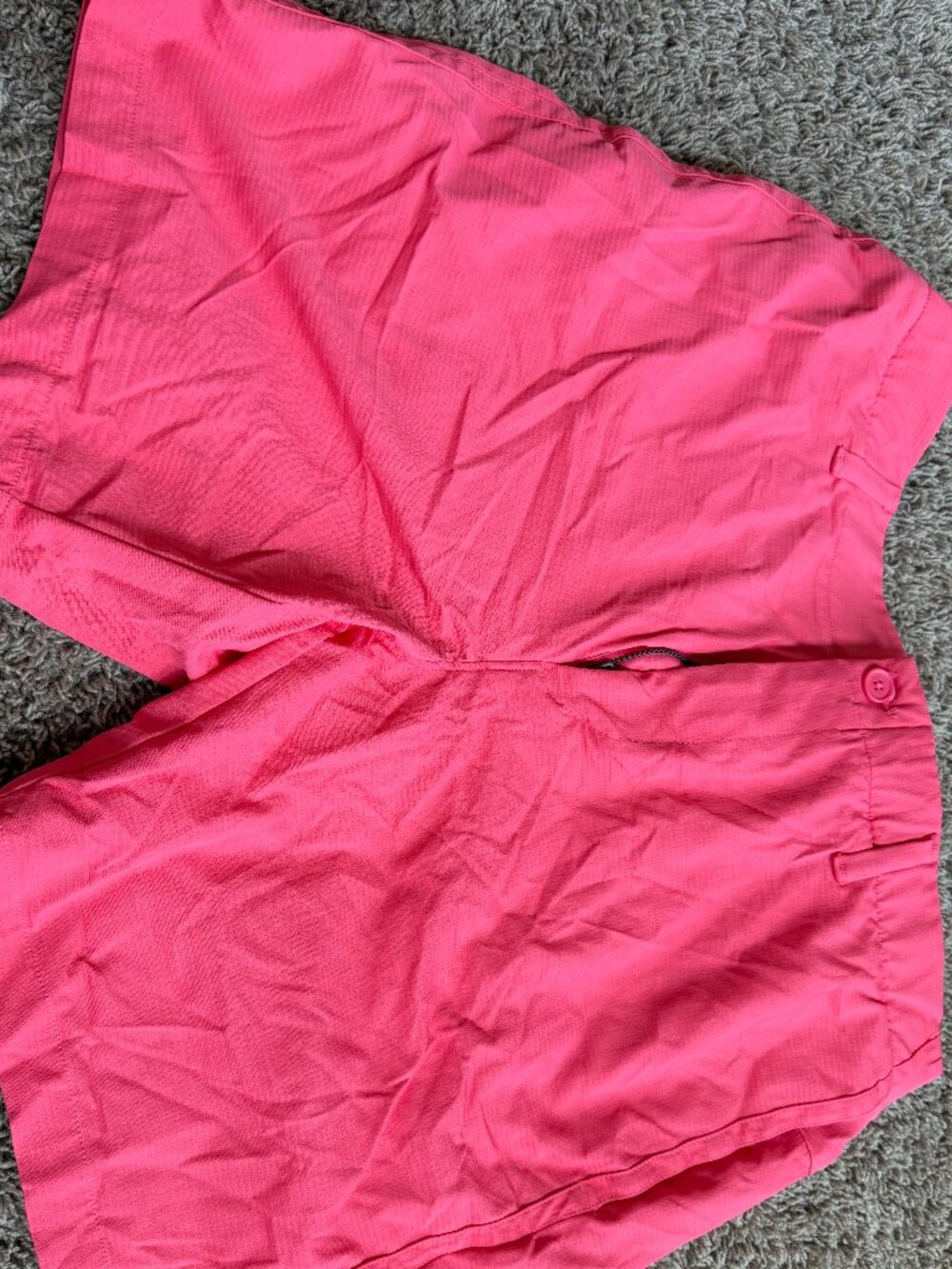 Under Armour Golf Shorts; Size 38 Waist; Pink/Salmon